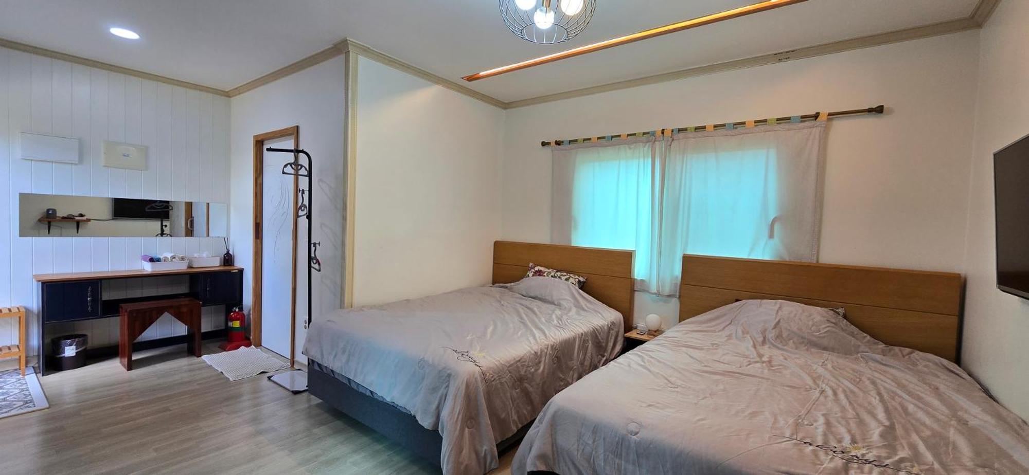 Wind Jeju Cafe & Pension Seogwipo Eksteriør bilde