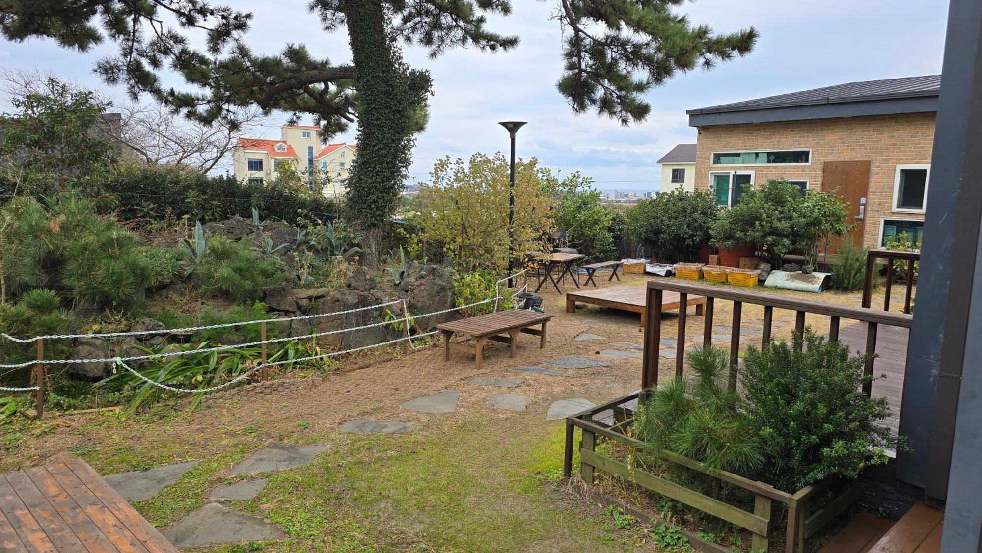 Wind Jeju Cafe & Pension Seogwipo Eksteriør bilde