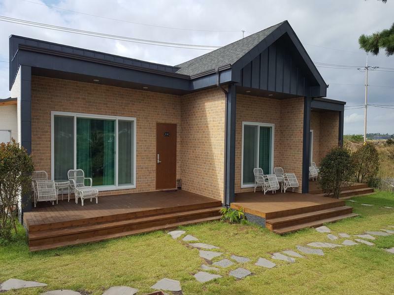 Wind Jeju Cafe & Pension Seogwipo Eksteriør bilde